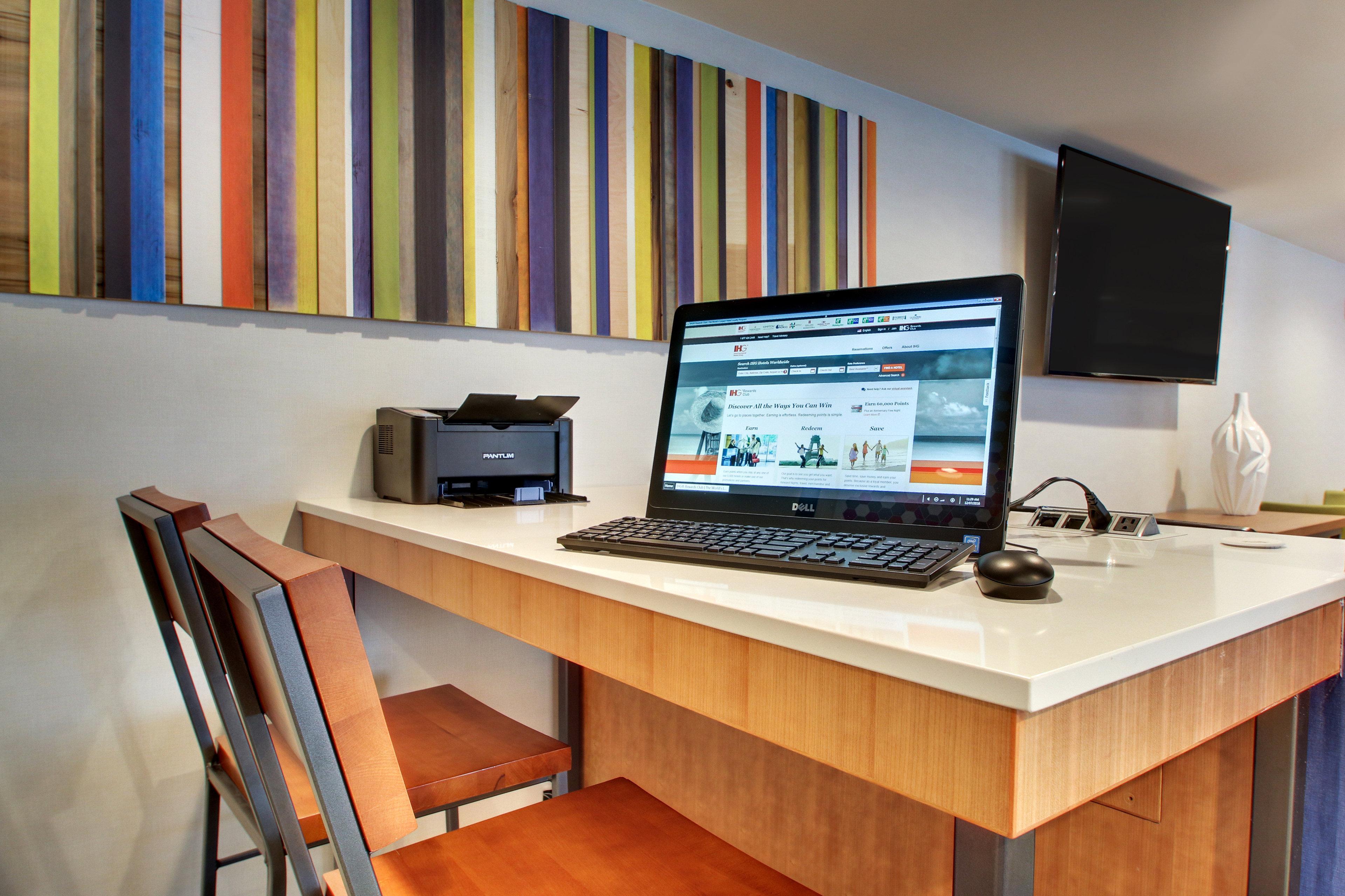Holiday Inn Express & Suites - Lincoln East - White Mountains By Ihg Exteriér fotografie