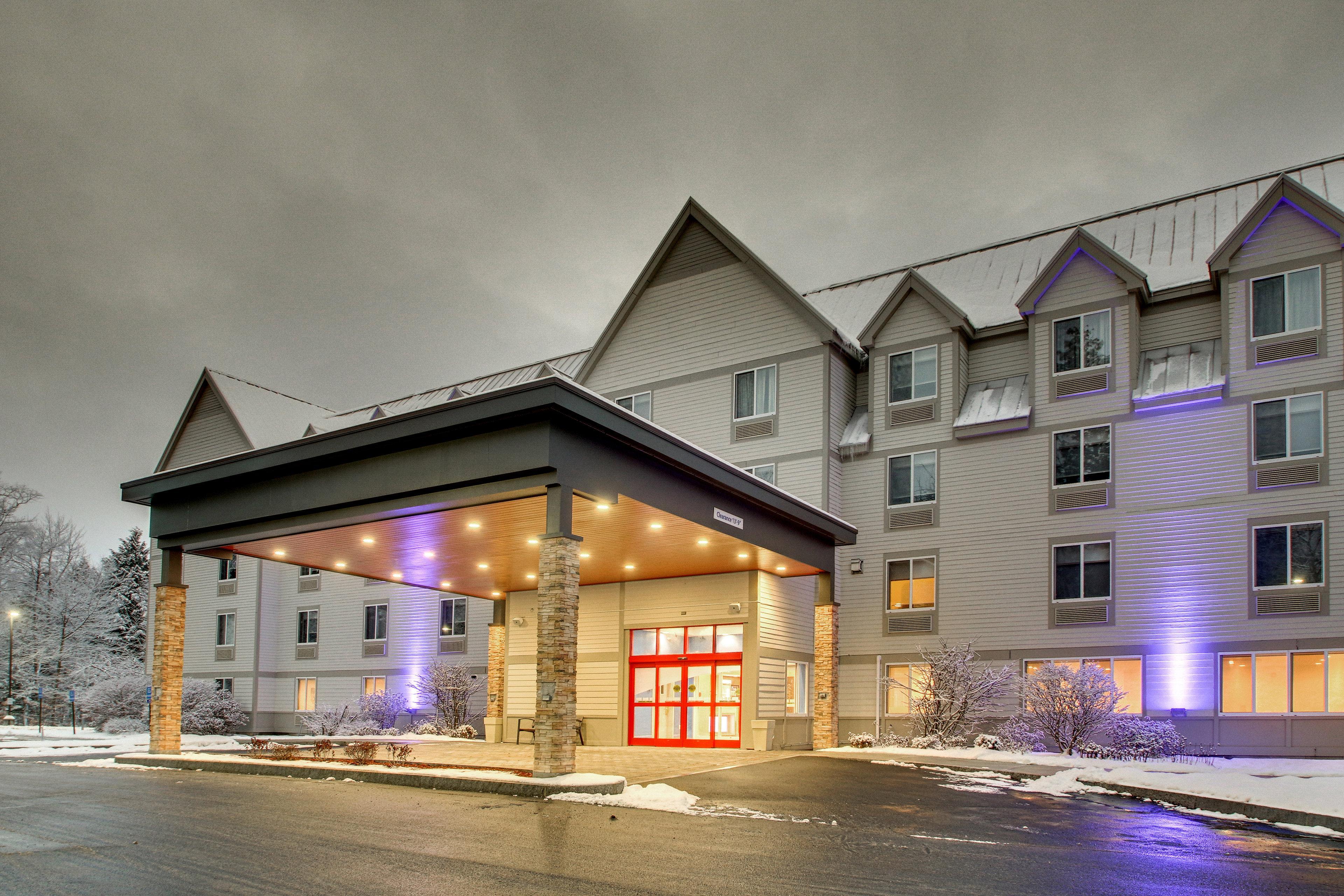 Holiday Inn Express & Suites - Lincoln East - White Mountains By Ihg Exteriér fotografie